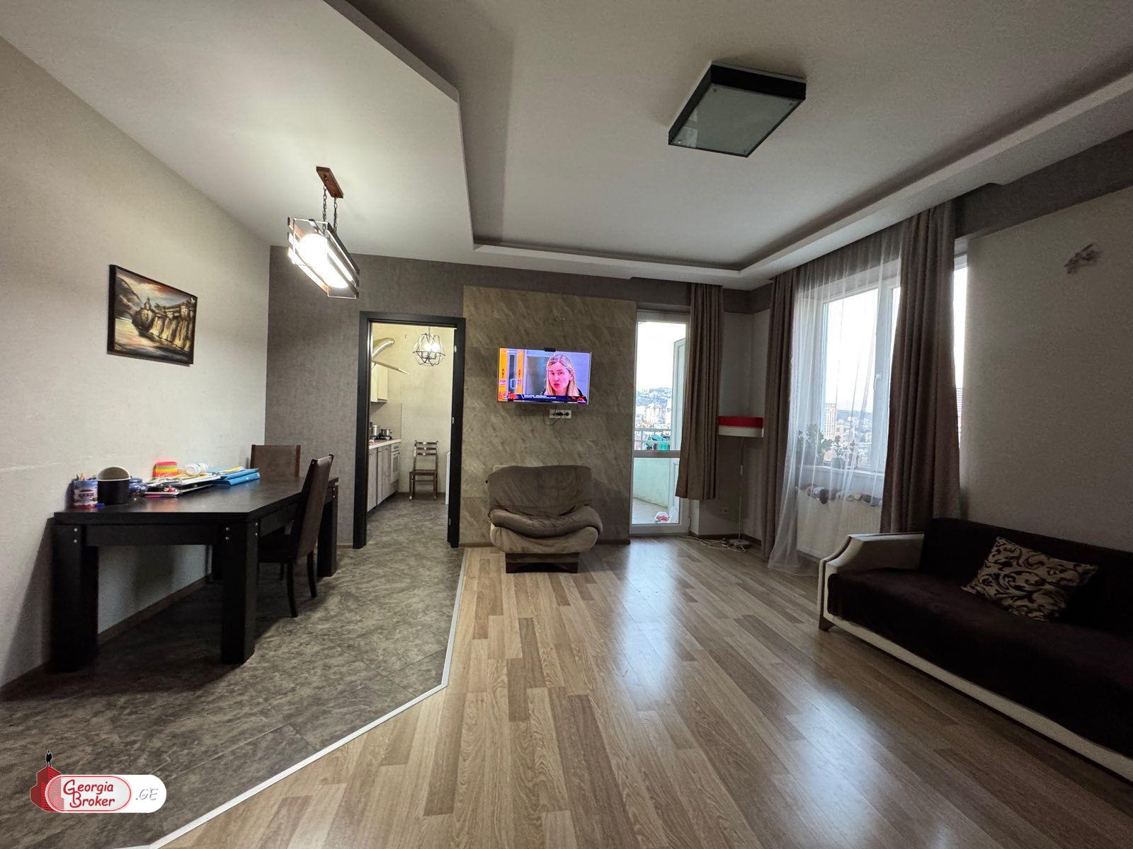 продается квартира с новым ремонтом 3-комнаты